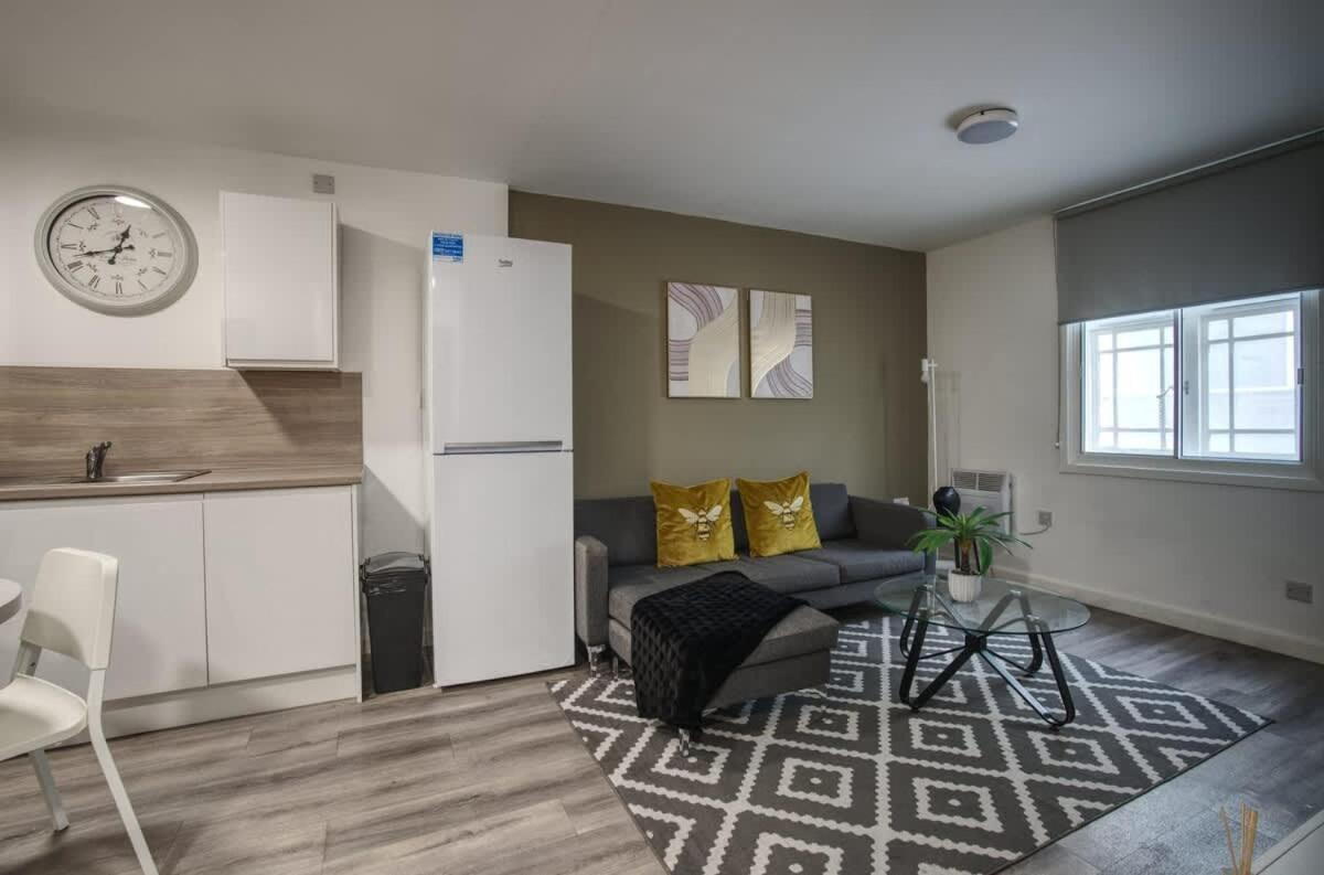 2Br City Centre Apt, Self Check In, Wifi, By Derbnb Шефилд Екстериор снимка