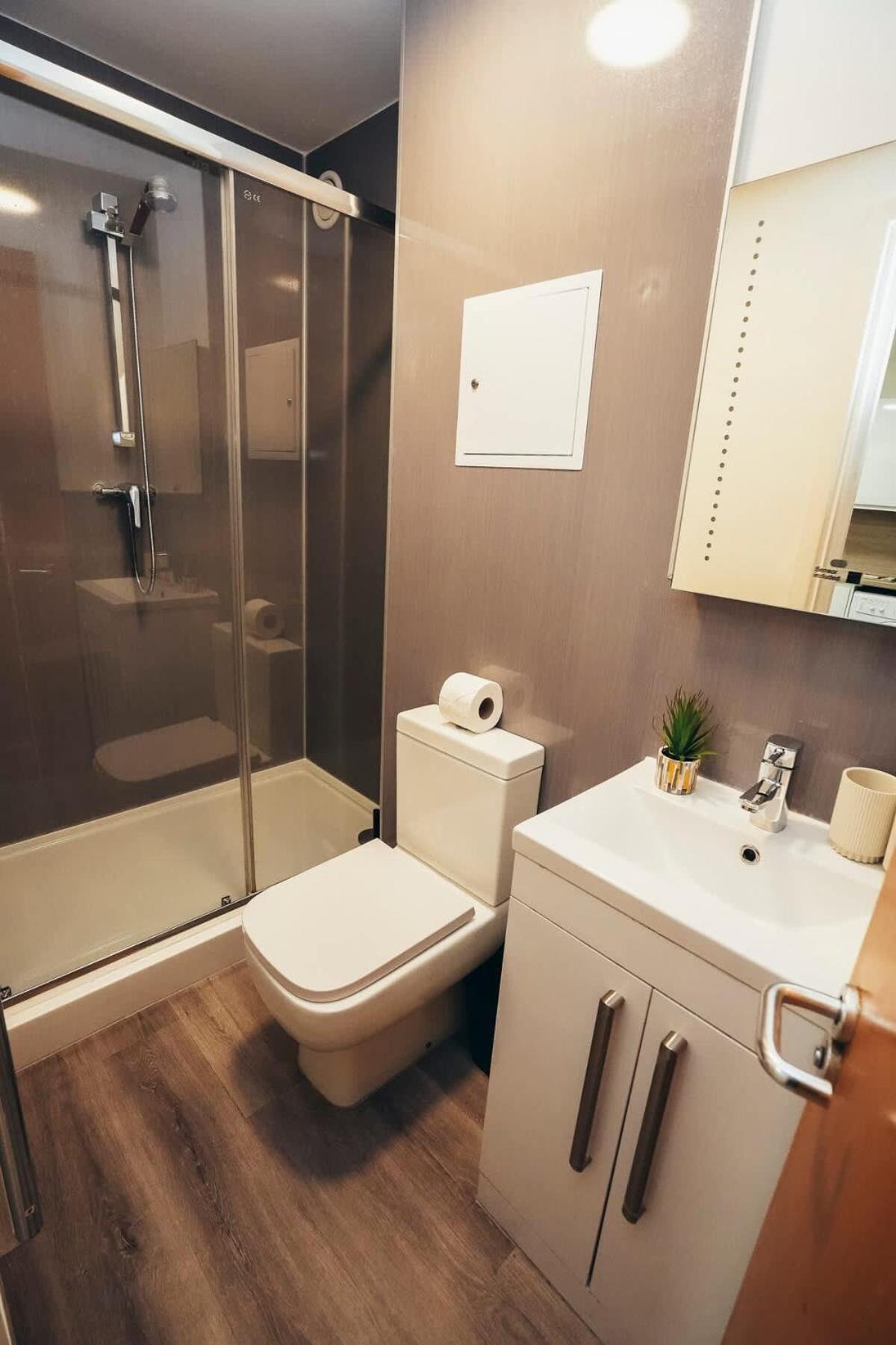 2Br City Centre Apt, Self Check In, Wifi, By Derbnb Шефилд Екстериор снимка