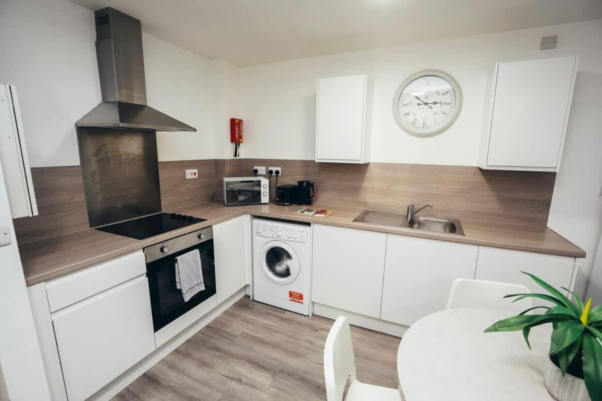 2Br City Centre Apt, Self Check In, Wifi, By Derbnb Шефилд Екстериор снимка