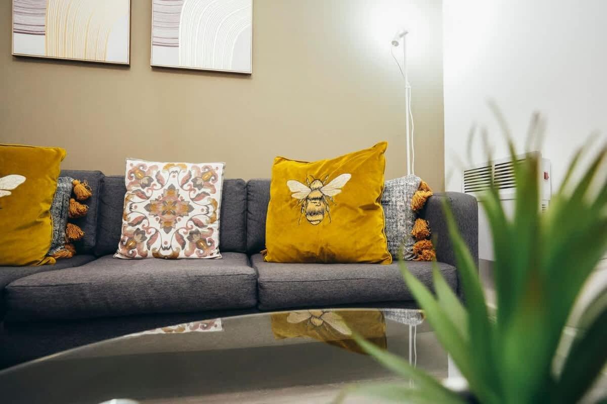 2Br City Centre Apt, Self Check In, Wifi, By Derbnb Шефилд Екстериор снимка