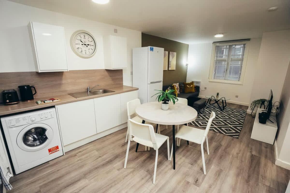 2Br City Centre Apt, Self Check In, Wifi, By Derbnb Шефилд Екстериор снимка